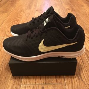 women's downshifter 7 running shoe